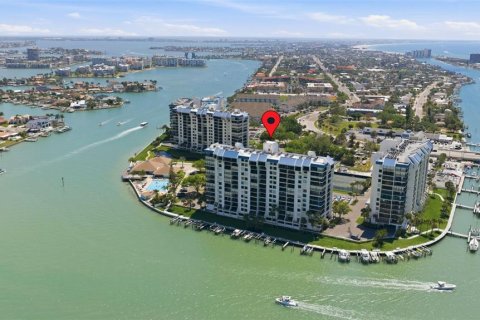 Condo in Saint Pete Beach, Florida, 2 bedrooms № 2102132 - photo 28