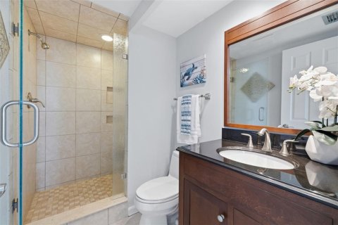 Condo in Saint Pete Beach, Florida, 2 bedrooms № 2102132 - photo 21