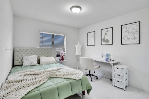 Casa en alquiler en Miami, Florida, 3 dormitorios, 107.67 m2 № 2026079 - foto 15