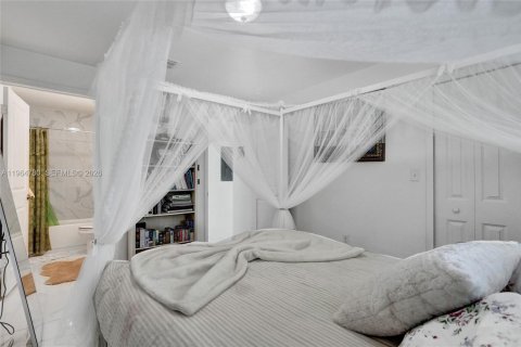 Casa en alquiler en Miami, Florida, 3 dormitorios, 107.67 m2 № 2026079 - foto 10