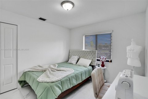 Casa en alquiler en Miami, Florida, 3 dormitorios, 107.67 m2 № 2026079 - foto 14