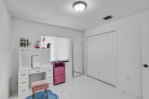 Casa en alquiler en Miami, Florida, 3 dormitorios, 107.67 m2 № 2026079 - foto 21