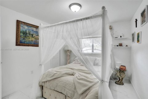 Casa en alquiler en Miami, Florida, 3 dormitorios, 107.67 m2 № 2026079 - foto 11