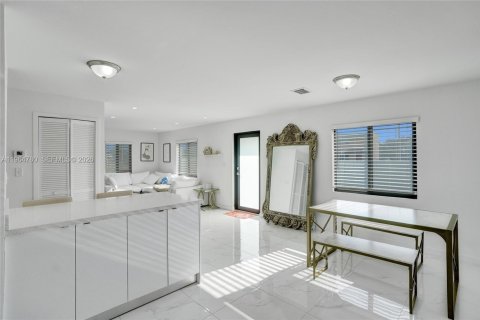 Casa en Miami, Florida 3 dormitorios, 107.67 m2 № 2026079