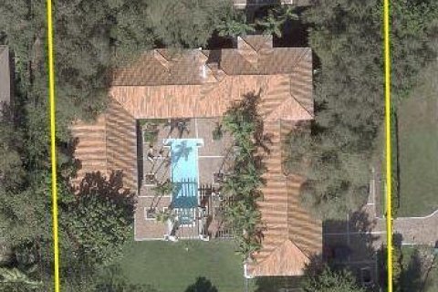 House in Pinecrest, Florida 6 bedrooms, 554.81 sq.m. № 604323 - photo 1