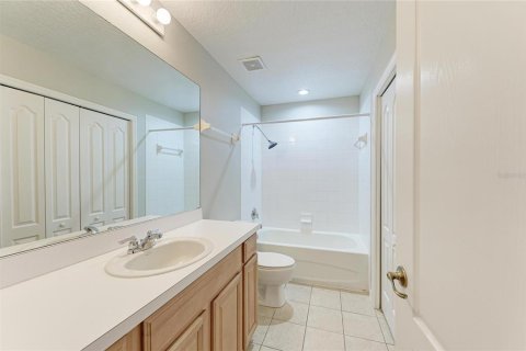 Townhouse in Bradenton, Florida 2 bedrooms, 132.76 sq.m. № 2095143 - photo 26