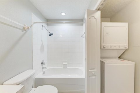 Townhouse in Bradenton, Florida 2 bedrooms, 132.76 sq.m. № 2095143 - photo 27
