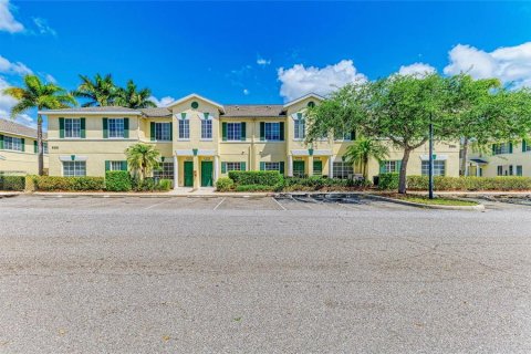 Townhouse in Bradenton, Florida 2 bedrooms, 132.76 sq.m. № 2095143 - photo 2