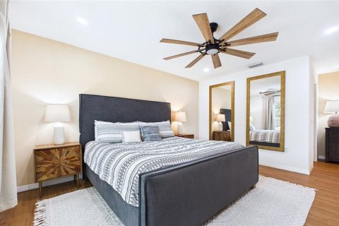 Villa ou maison à louer à Tampa, Floride: 4 chambres, 194.26 m2 № 2106973 - photo 15