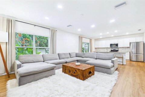 Villa ou maison à louer à Tampa, Floride: 4 chambres, 194.26 m2 № 2106973 - photo 3
