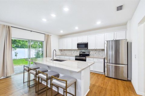 Villa ou maison à louer à Tampa, Floride: 4 chambres, 194.26 m2 № 2106973 - photo 4