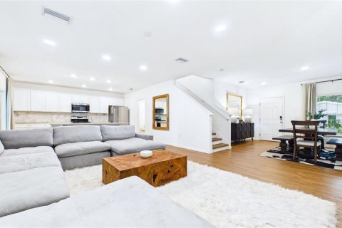 Villa ou maison à louer à Tampa, Floride: 4 chambres, 194.26 m2 № 2106973 - photo 6