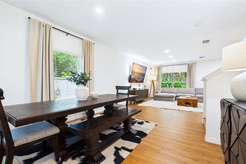 Villa ou maison à louer à Tampa, Floride: 4 chambres, 194.26 m2 № 2106973 - photo 5