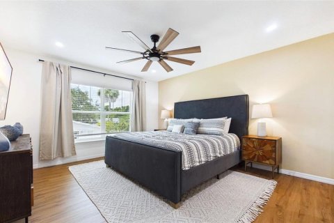 Villa ou maison à louer à Tampa, Floride: 4 chambres, 194.26 m2 № 2106973 - photo 2