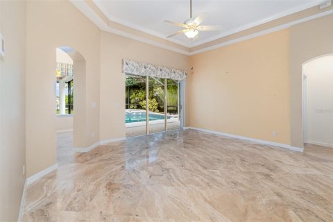 House in Orlando, Florida 5 bedrooms, 335.84 sq.m. № 1822462 - photo 12