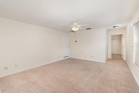 House in Orlando, Florida 5 bedrooms, 335.84 sq.m. № 1822462 - photo 24