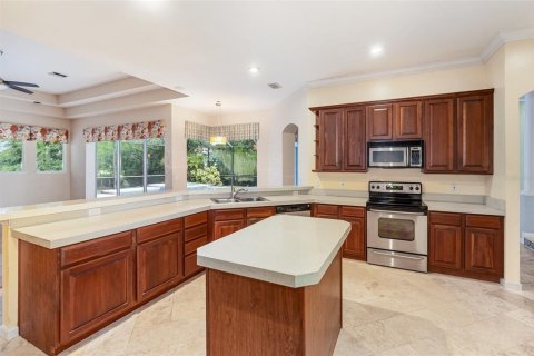 House in Orlando, Florida 5 bedrooms, 335.84 sq.m. № 1822462 - photo 10