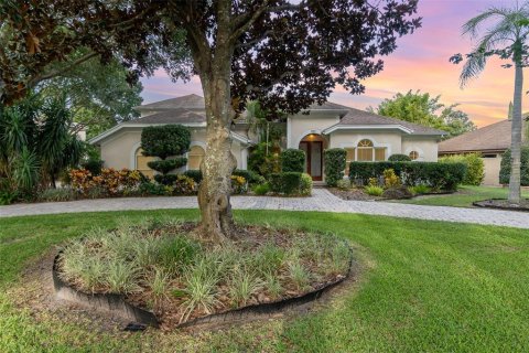 House in Orlando, Florida 5 bedrooms, 335.84 sq.m. № 1822462 - photo 2