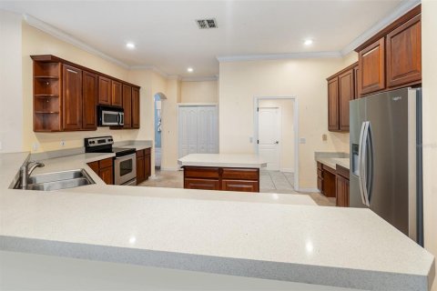 House in Orlando, Florida 5 bedrooms, 335.84 sq.m. № 1822462 - photo 8