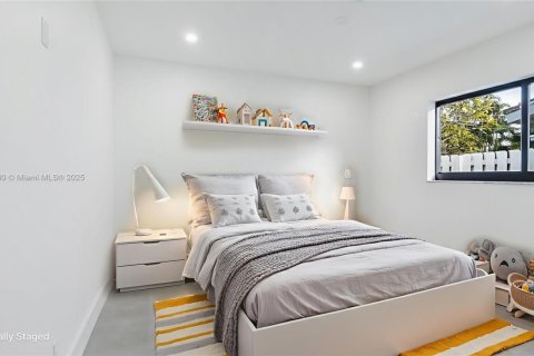 Купить виллу или дом в Уилтон-Мэнорс, Флорида 3 спальни, 168.9м2, № 1951893 - фото 14