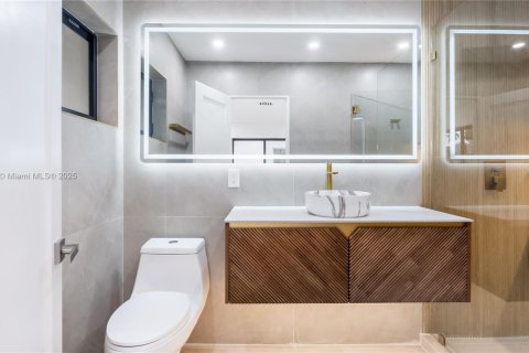 Купить виллу или дом в Уилтон-Мэнорс, Флорида 3 спальни, 168.9м2, № 1951893 - фото 5