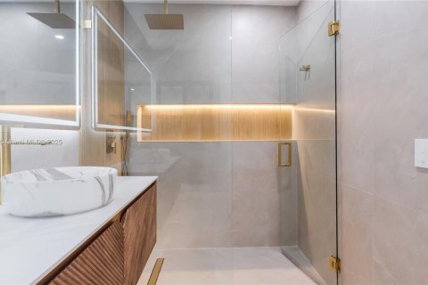 Купить виллу или дом в Уилтон-Мэнорс, Флорида 3 спальни, 168.9м2, № 1951893 - фото 6