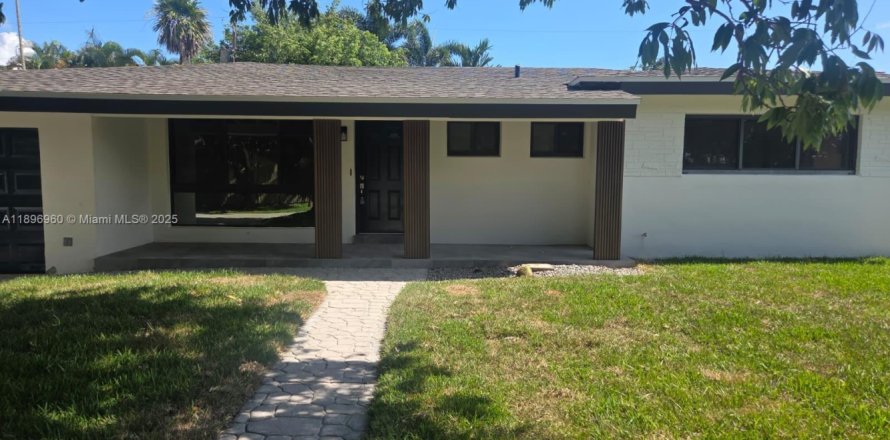 House in Wilton Manors, Florida 3 bedrooms, 168.9 sq.m. № 1951893