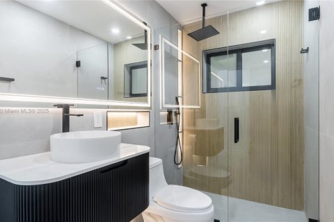 Купить виллу или дом в Уилтон-Мэнорс, Флорида 3 спальни, 168.9м2, № 1951893 - фото 30