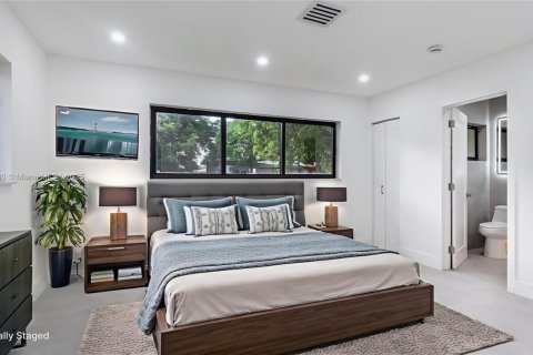 Купить виллу или дом в Уилтон-Мэнорс, Флорида 3 спальни, 168.9м2, № 1951893 - фото 12