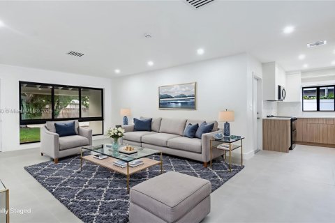 Купить виллу или дом в Уилтон-Мэнорс, Флорида 3 спальни, 168.9м2, № 1951893 - фото 8