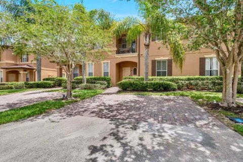 Adosado en venta en Davenport, Florida, 3 dormitorios, 138.61 m2 № 1598240 - foto 2