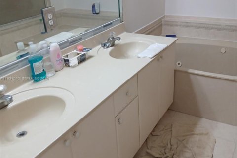 Купить виллу или дом в Майами, Флорида 4 спальни, 206.52м2, № 1990093 - фото 8