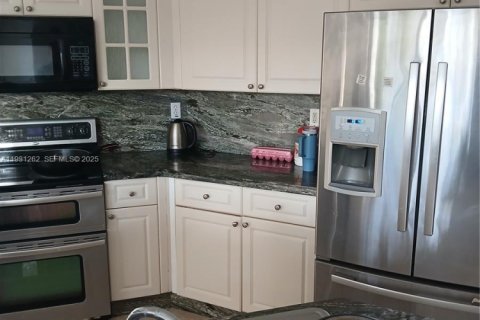 Купить виллу или дом в Майами, Флорида 4 спальни, 206.52м2, № 1990093 - фото 10