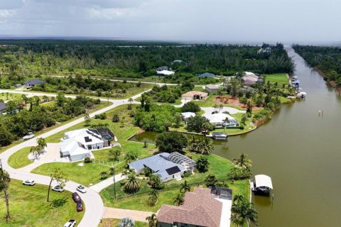 Villa ou maison à vendre à Port Charlotte, Floride: 3 chambres, 179.21 m2 № 2199947 - photo 28