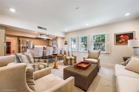 Купить кондоминиум в Корал-Гейблс, Флорида 2 спальни, 189.15м2, № 2043781 - фото 7