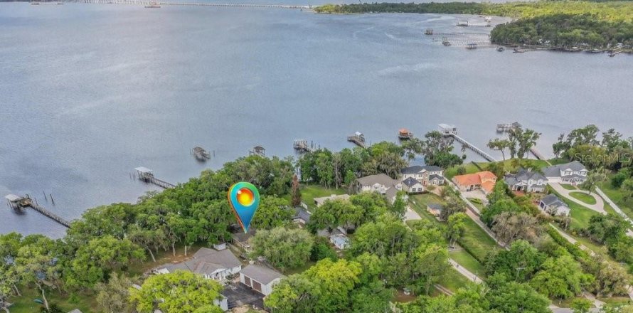 House in Saint Augustine, Florida 2 bedrooms, 145.67 sq.m. № 2212793