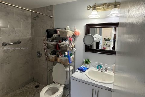 Condo in Pembroke Pines, Florida, 1 bedroom  № 1811536 - photo 18