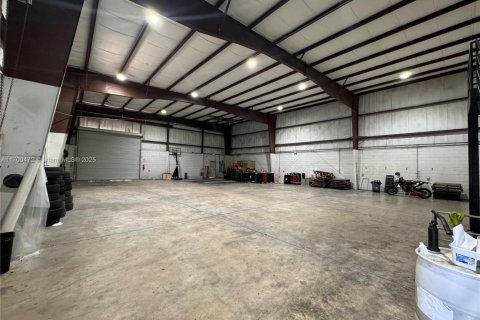 Immobilier commercial à vendre à Orlando, Floride № 2077143 - photo 8