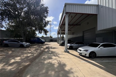 Immobilier commercial à vendre à Orlando, Floride № 2077143 - photo 6