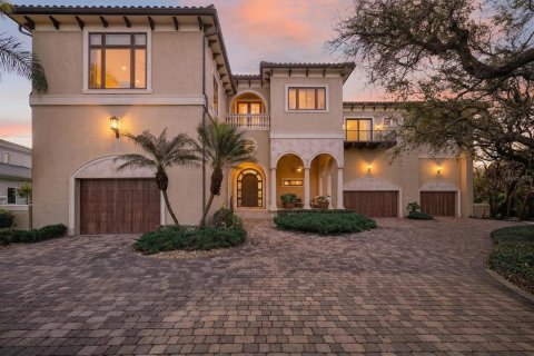 House in Palm Coast, Florida 5 bedrooms, 606.09 sq.m. № 2391472 - photo 2