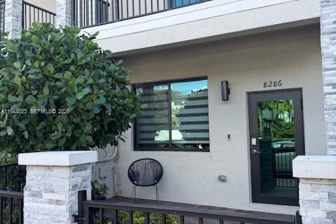 Снять в аренду таунхаус в Дорал, Флорида 3 спальни, № 2000856 - фото 6