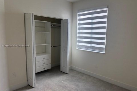 Снять в аренду таунхаус в Дорал, Флорида 3 спальни, № 2000856 - фото 13