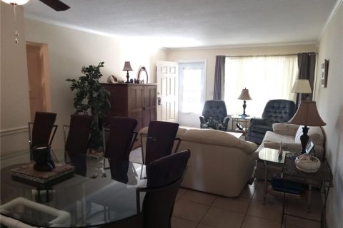 Condo in Clearwater, Florida, 2 bedrooms  № 2226440 - photo 11