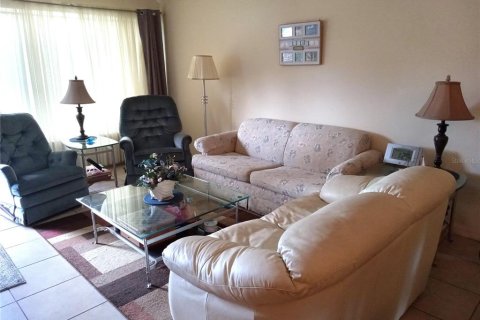 Condo in Clearwater, Florida, 2 bedrooms  № 2226440 - photo 8