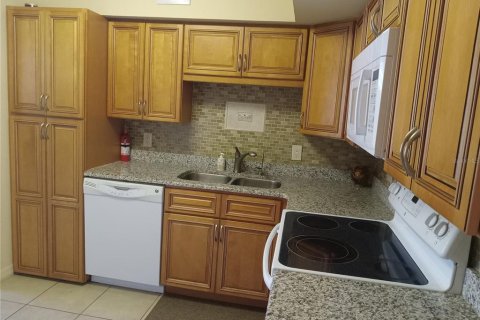 Condo in Clearwater, Florida, 2 bedrooms  № 2226440 - photo 15