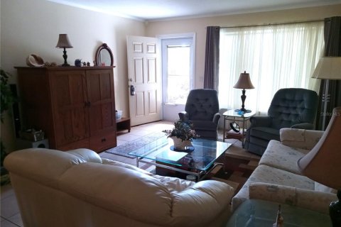Condo in Clearwater, Florida, 2 bedrooms  № 2226440 - photo 9