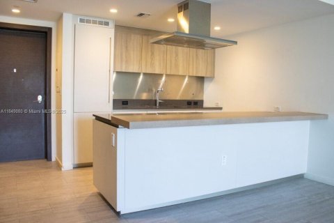 Купить кондоминиум в Майами, Флорида 1 спальня, 76.46м2, № 1936624 - фото 2