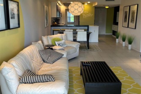 Copropriété à vendre à Pompano Beach, Floride: 1 chambre, 89.19 m2 № 2084429 - photo 13