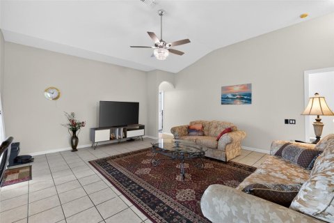 Villa ou maison à vendre à Kissimmee, Floride: 5 chambres, 256.87 m2 № 2093006 - photo 4