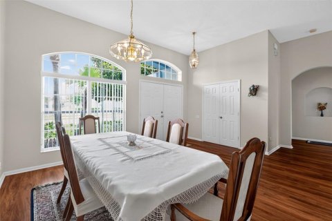 Villa ou maison à vendre à Kissimmee, Floride: 5 chambres, 256.87 m2 № 2093006 - photo 5